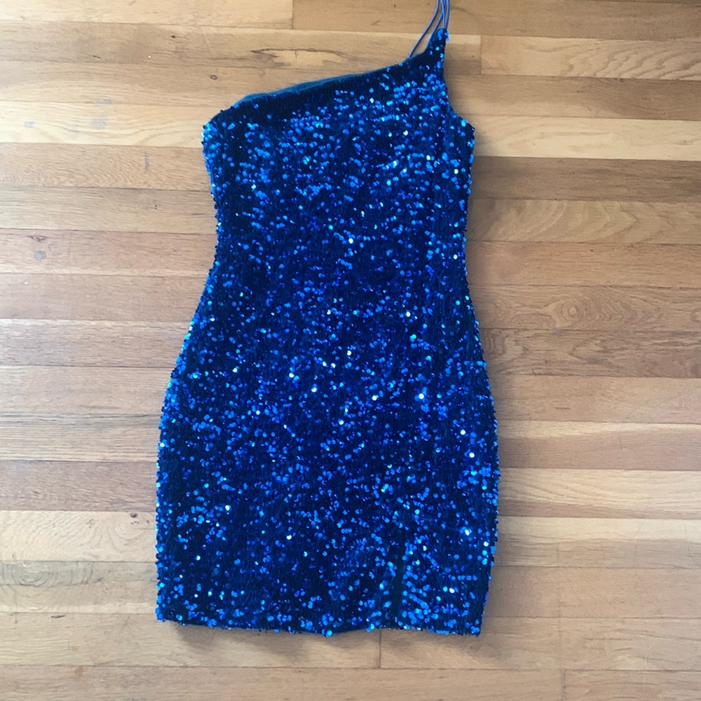 Sparkly blue homecoming dress - Picture 1 of 5